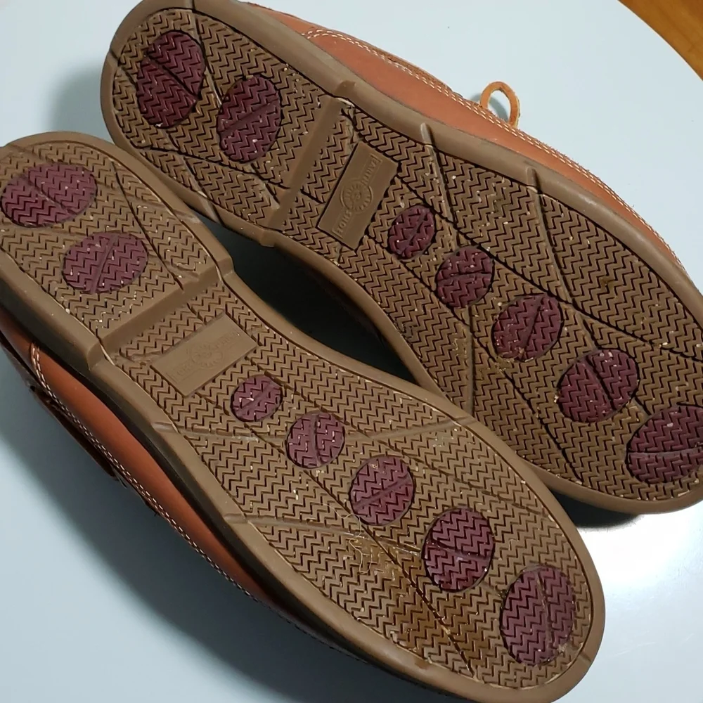 Earth Shoe Hatteras Leather Boat Style Shoes in Mid Brown.